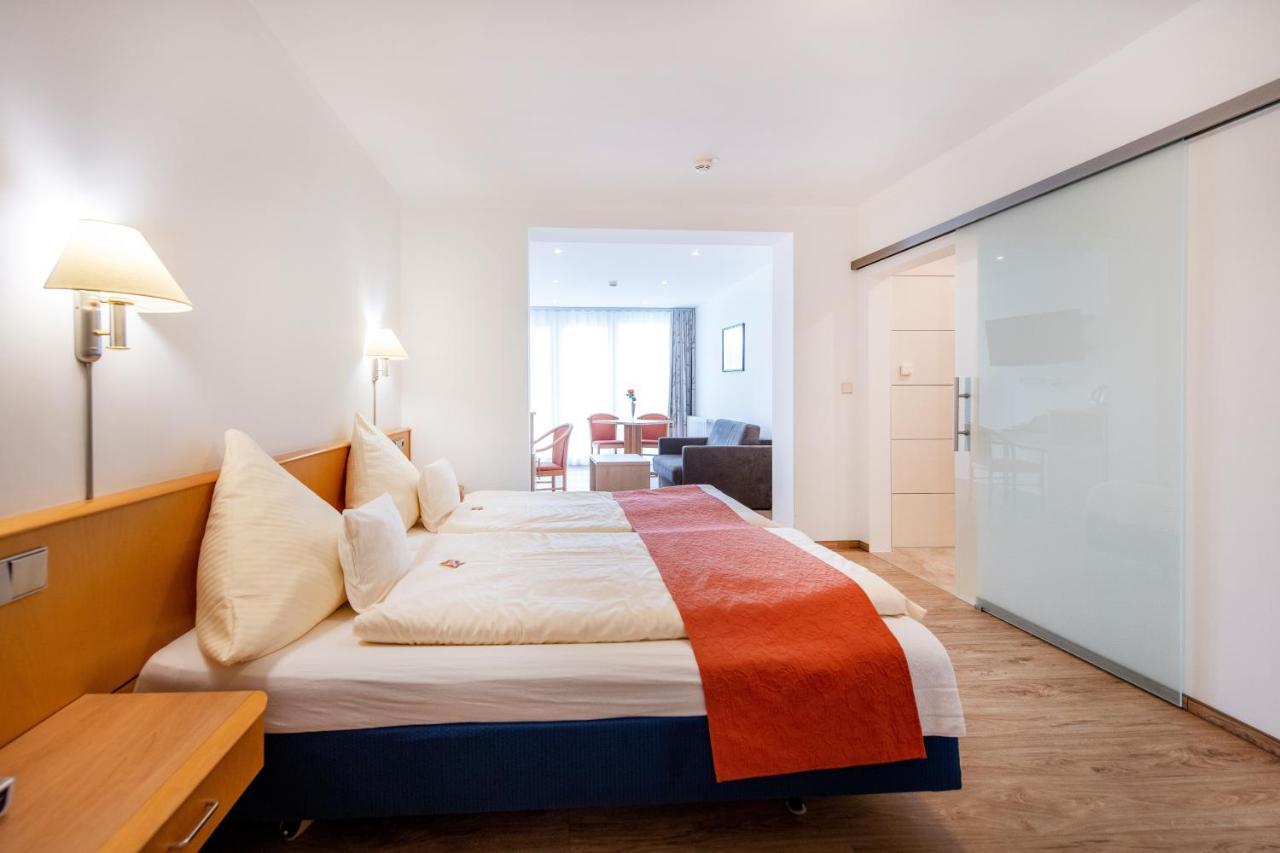 Waldesblick, Hotel-Restaurant Lahr  ภายนอก รูปภาพ
