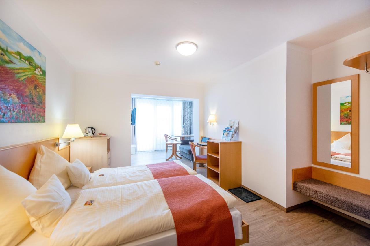 Waldesblick, Hotel-Restaurant Lahr  ภายนอก รูปภาพ