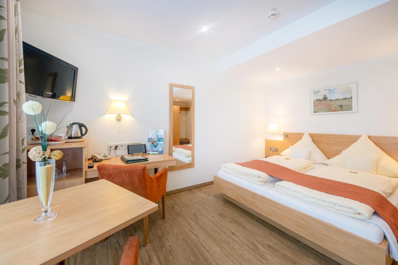 Waldesblick, Hotel-Restaurant Lahr  ภายนอก รูปภาพ