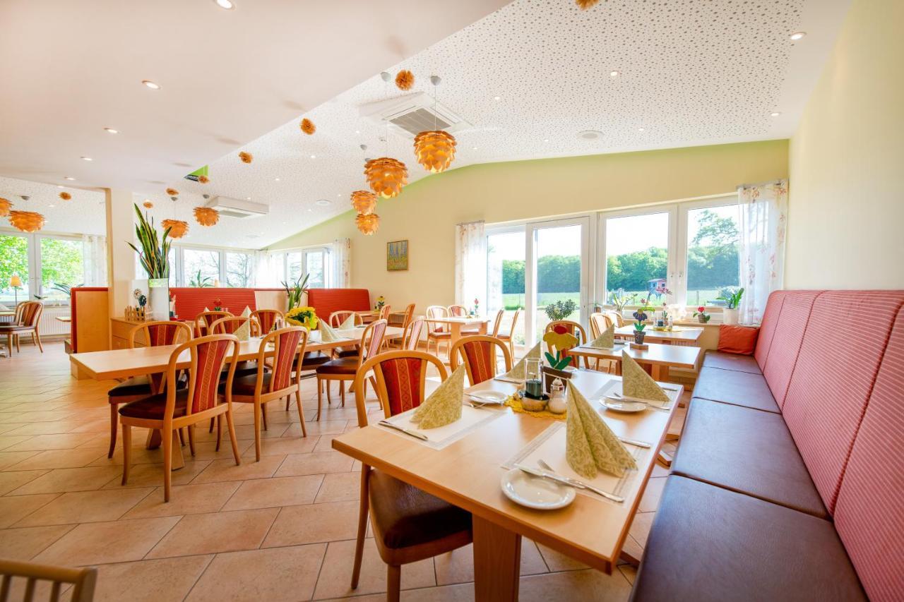 Waldesblick, Hotel-Restaurant Lahr  ภายนอก รูปภาพ